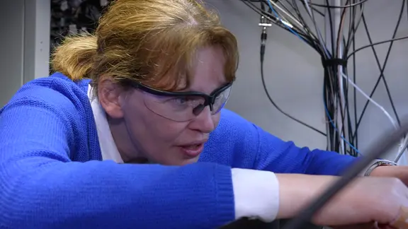 Tanja Mehlstäubler, Forscherin an der Physikalisch-Technischen Bundesanstalt (PTB) Braunschweig. | NDR Tanja Mehlstäubler, Forscherin an der Physikalisch-Technischen Bundesanstalt (PTB) Braunschweig.