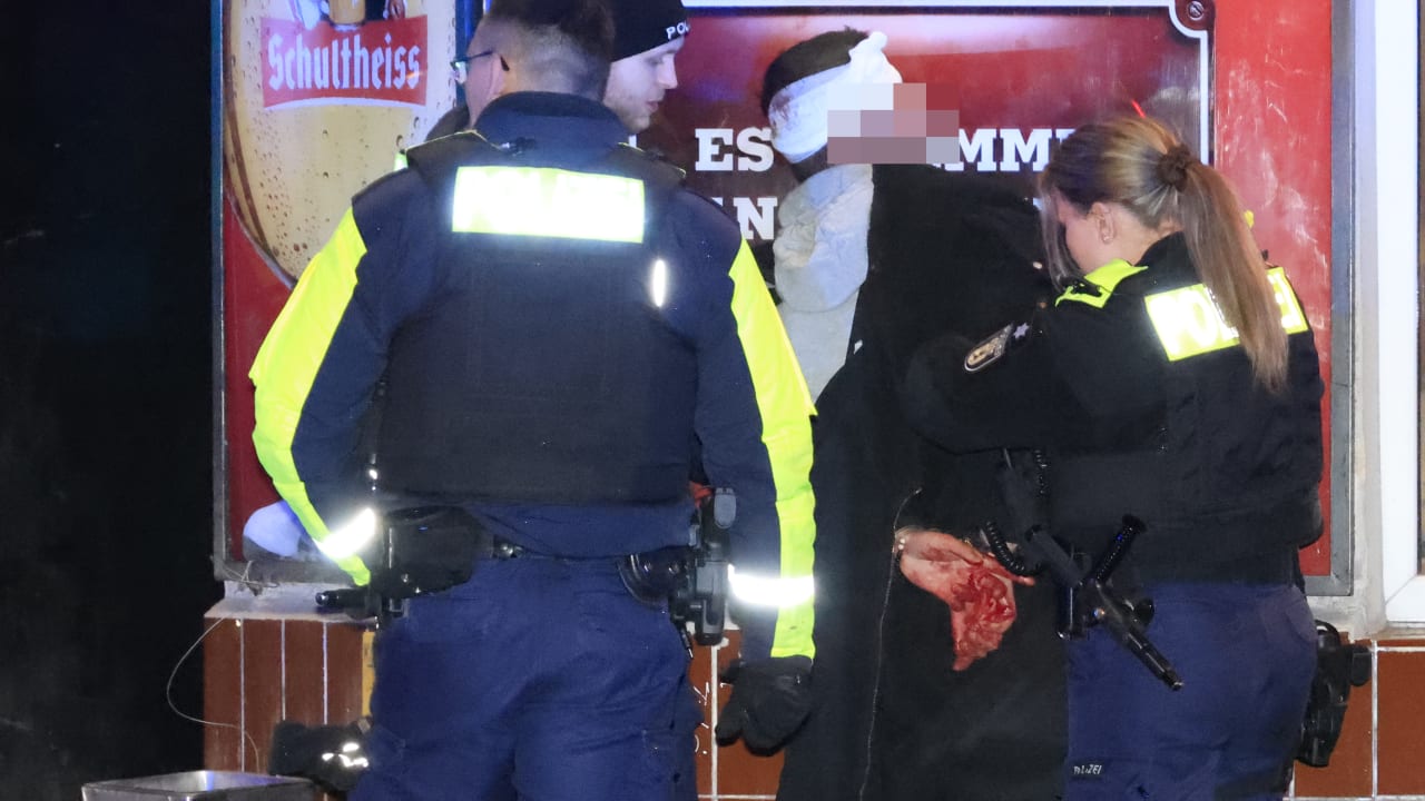 Berlin-Brutal: Mehrere Verletzte bei zwei Messerstechereien | Regional