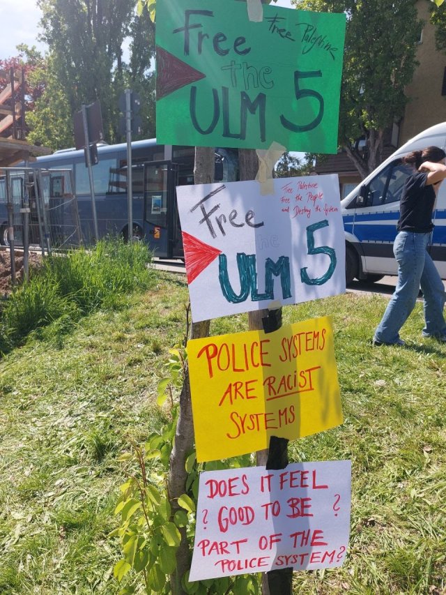 Kundgebung vor dem Landgericht.