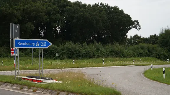 Die Autobahnauffahrt der A210 Richtung Rendsburg. | NDR, Moritz Mayer Die Autobahnauffahrt der A210 Richtung Rendsburg.