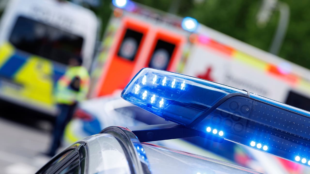 Unglück in NRW: Kind (4) wird beim Spielen von Radlader erfasst und stirbt | News