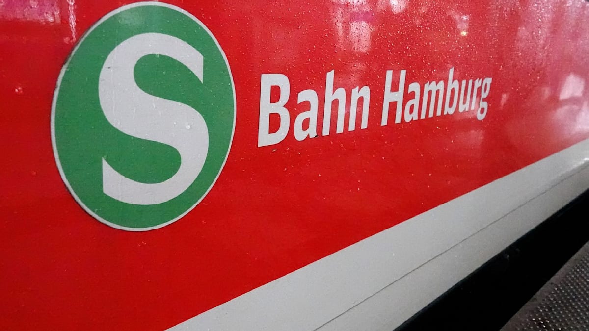 S-Bahn-Unfall in Hamburg: 41-Jähriger schwer verletzt