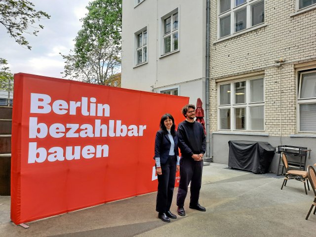 Die Linke-Politiker*innen Elif Eralp und Niklas Schenker wollen Berlin bezahlbar machen – und dafür ein kommunales Wohnungsbauprogramm aufsetzen.