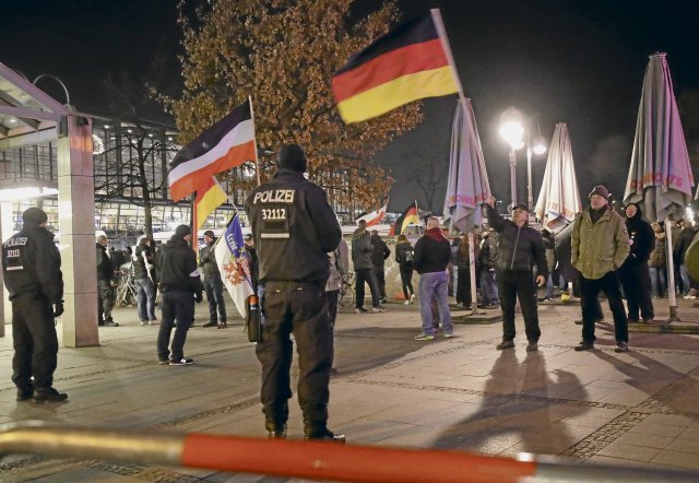 Dumpfe Parolen: Neuer Rekordwert bei rechten Vorfällen