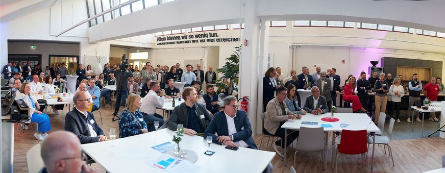 Die SHK Innung Karlsruhe-Bruchsal hat am 23. April 2026 die WERK.bank, ein neues Schulungs- und Kompetenzzentrum, in der Karlsruher Oststadt eröffnet.