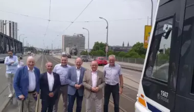 Adenauer-Brücke für Straßenbahnen wieder frei: Oberbürgermeister bei Premierenfahrt dabei - Mannheim/Ludwigshafen