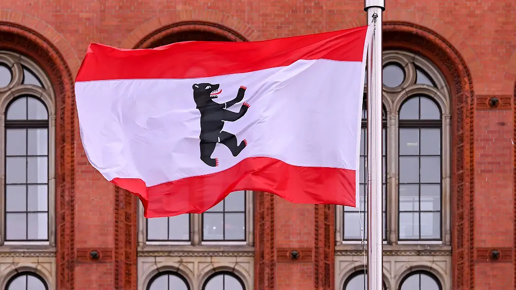 Der-Wissenschaftspreis-wird-Roten-Rathauses-verliehen