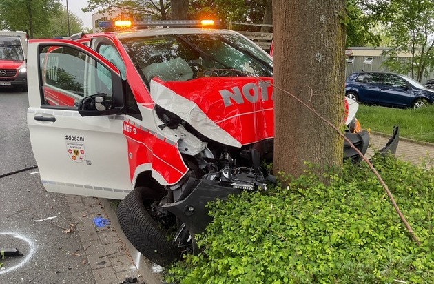 FW-DO: Verkehrsunfall mit Notarzteinsatzfahrzeug | Presseportal