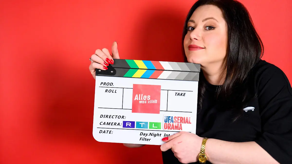 AWZ: Vanessa (Julia Augustin) ist zurück in Essen! Der Anlass ist ein trauriger