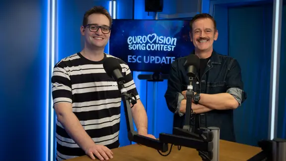 Die ESC Update Moderatoren Marcel Stober und Thomas Mohr | NDR / Lydia Strang Die ESC Update Moderatoren Marcel Stober und Thomas Mohr