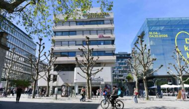 Wittwer-Bau Stuttgart: „Aus der Zeit gefallener Beton-Bunker“ – Abriss des Wittwer-Hauses gefordert