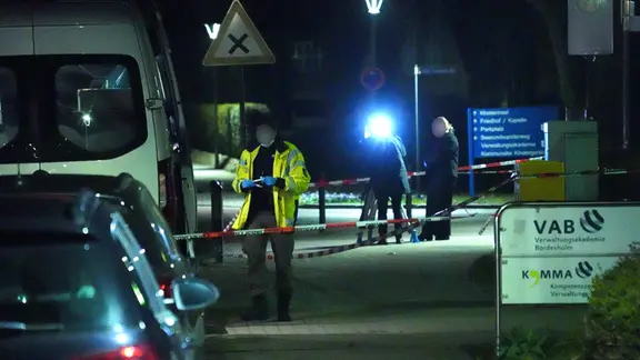Ein Polizeieinsatz bei Nacht in Bordesholm. | Daniel Friederichs Ein Polizeieinsatz bei Nacht in Bordesholm.