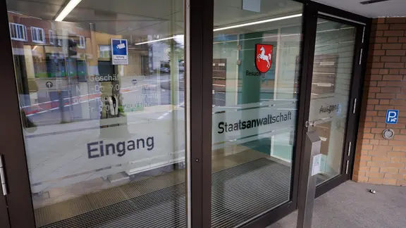 Der Eingangsbereich der Staatsanwaltschaft Osnabrück. | picture alliance/dpa, Friso Gentsch Der Eingangsbereich der Staatsanwaltschaft Osnabrück.
