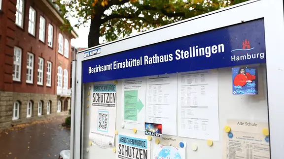 Schaukasten am Rathaus Stellingen.