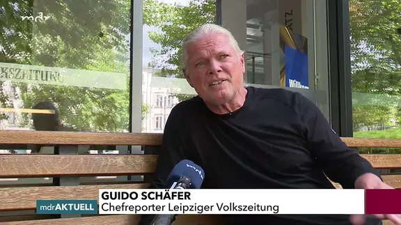 Szene aus Livestream MDR-Fernsehen: Guido Schäfer, Chefreporter LVZ | MITTELDEUTSCHER RUNDFUNK Szene aus Livestream MDR-Fernsehen: Guido Schäfer, Chefreporter LVZ