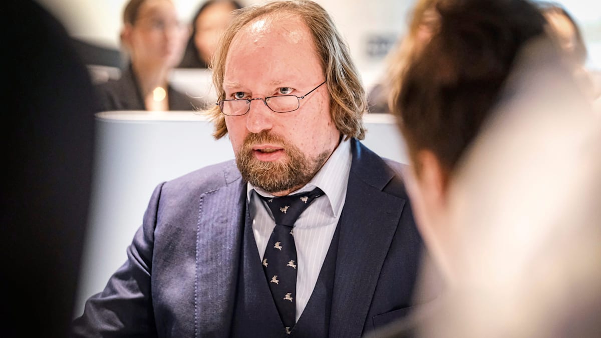Ukraine-Flüchtlinge: „Niemanden zwingen, zur Waffe zu greifen“ – Hofreiter lehnt Entscheidung der EU-Kommission ab