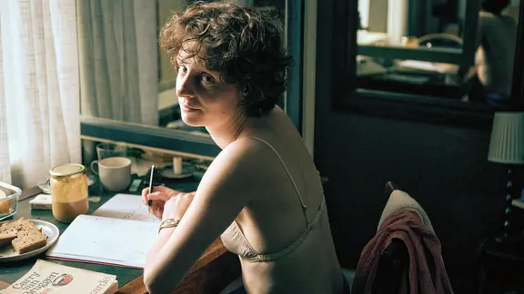 Julia Windischbauer als Etty Hillesum in der arte-Serie "Etty" | Reiner Bajo Julia Windischbauer als Etty Hillesum in der arte-Serie "Etty"
