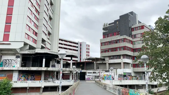 Das marode Ihme-Zentrum in Hannover wartet seit Jahren auf seine Renovierung. | NDR, Julia Henke Das marode Ihme-Zentrum in Hannover wartet seit Jahren auf seine Renovierung.
