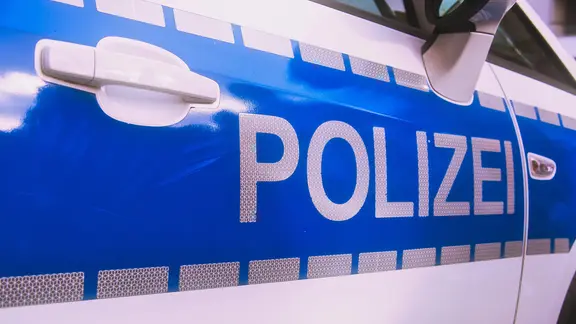 Detailaufnahme eines deutschen Polizeiwagens | Smarterpix/hechtsheimer72 Detailaufnahme eines deutschen Polizeiwagens