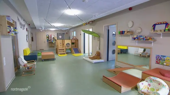 Ein leerer Spielraum in einer Kita. | Screenshot Ein leerer Spielraum in einer Kita.