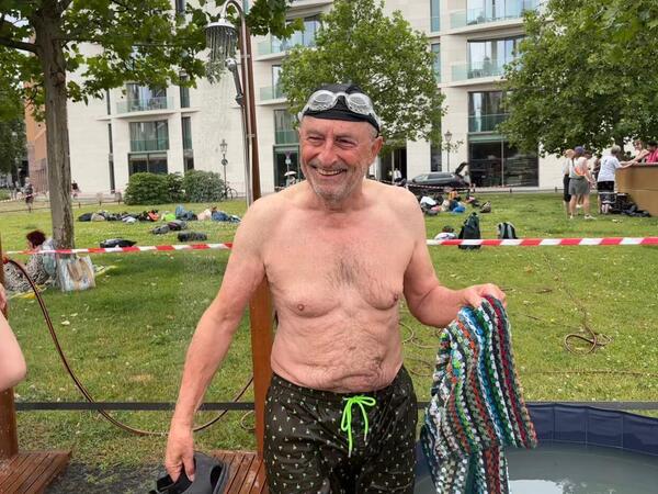 Er badet gerne im Fluss. Bruno Schmidt, 77 Jahre alt, hofft noch immer, die Freigabe der Spree zu erleben.
