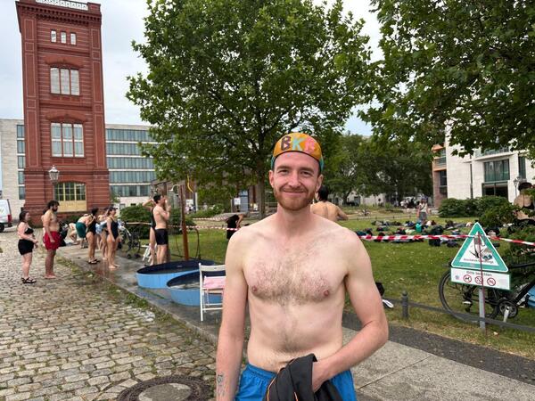 Ein leicht zugängliches Bad im Fluss: Das ist es, was sich der Ingenieur Ricardo Sentler an einem heißen Tag in Berlin wünschen würde.
