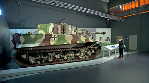 Kampfpanzer Tiger der Wehrmacht in der Ausstellung | MITTELDEUTSCHER RUNDFUNK Kampfpanzer Tiger der Wehrmacht in der Ausstellung