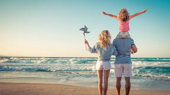 Eine Familie am Strand
