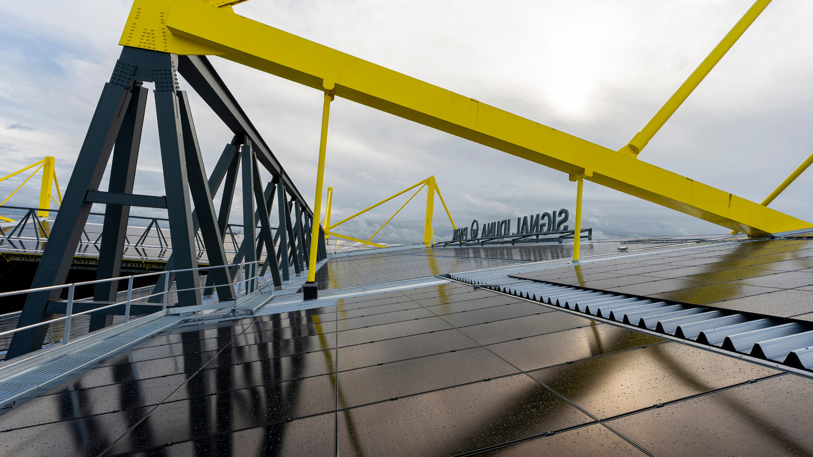 BVB-Stadion-Solaranlage in Dortmund liefert gute Erträge