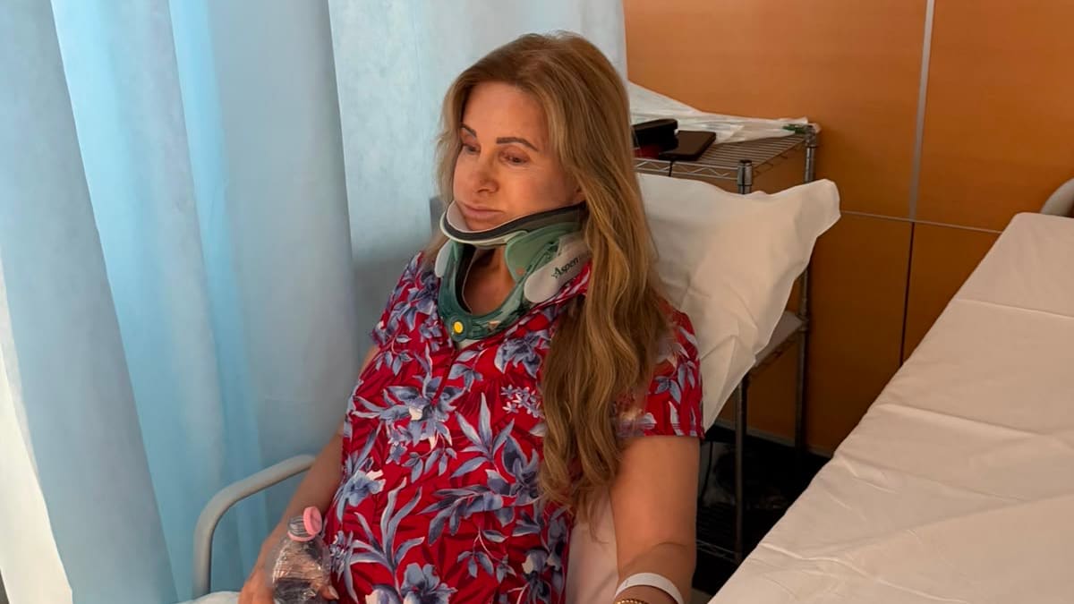 Deborah Sasson: Genickbruch nach Horror-Crash | Unterhaltung