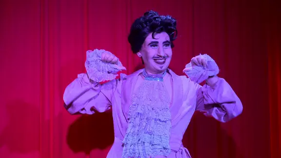 Nastasja als Drag King verkleidet. | NDR Nastasja als Drag King verkleidet.