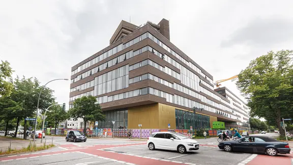 Blick auf das "Haus der Erde", ein Neubau für die Klimaforschung und die Geowissenschaften der Universtität Hamburg. | picture alliance/dpa, Markus Scholz Blick auf das "Haus der Erde", ein Neubau für die Klimaforschung und die Geowissenschaften der Universtität Hamburg.
