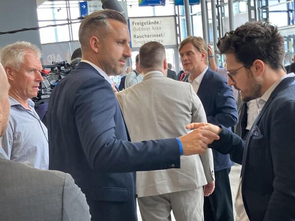 Sachsen-Anhalts AfD-Spitzenkandidat Ulrich Siegmund auf dem Parteitag heute in Erfurt