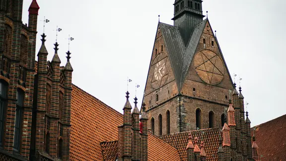 Die Marktkirche in der Innenstadt in Hannover. | NDR, Julius Matuschik Die Marktkirche in der Innenstadt in Hannover.