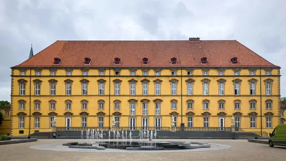 Osnabrück: Das Universitätsgebäude von außen.