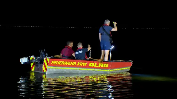 Rettungskräfte suchen im Hufeisensee bei Isernhagen nach einem verschwundenen Schwimmer | NonStopNews Rettungskräfte suchen im Hufeisensee bei Isernhagen nach einem verschwundenen Schwimmer