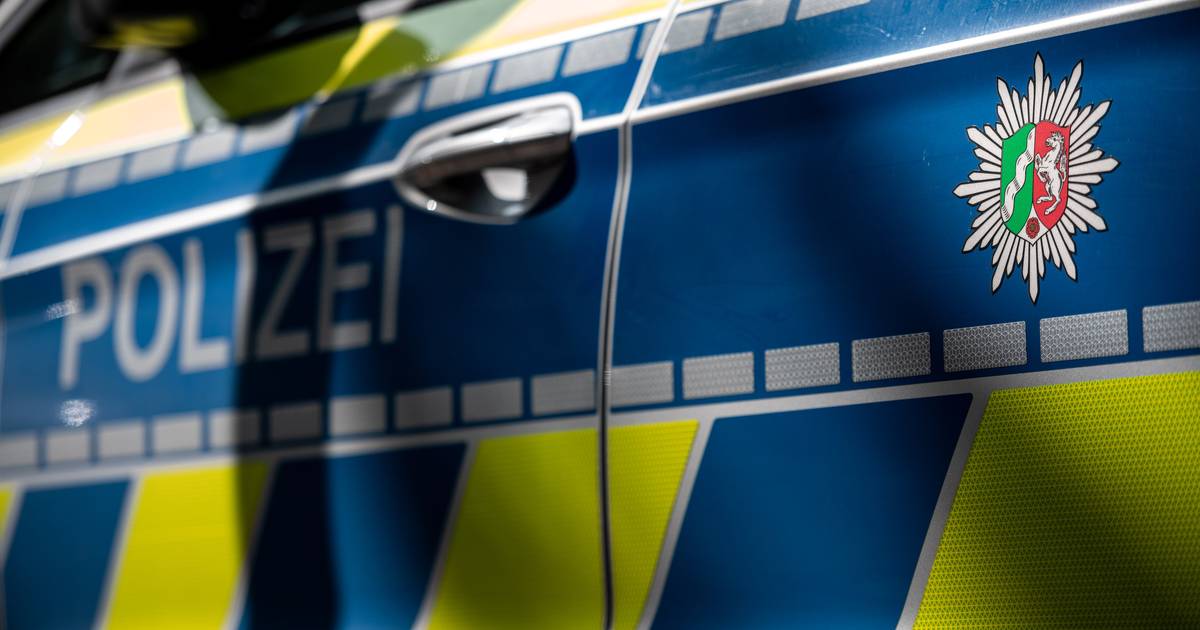 Polizei Mönchengladbach findet Auto im Graben – was bisher bekannt ist