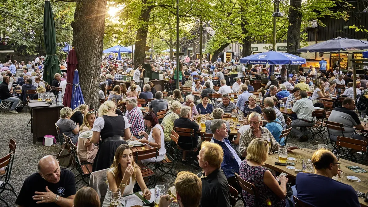 Augustiner Keller in München ist der älteste Biergarten der Stadt