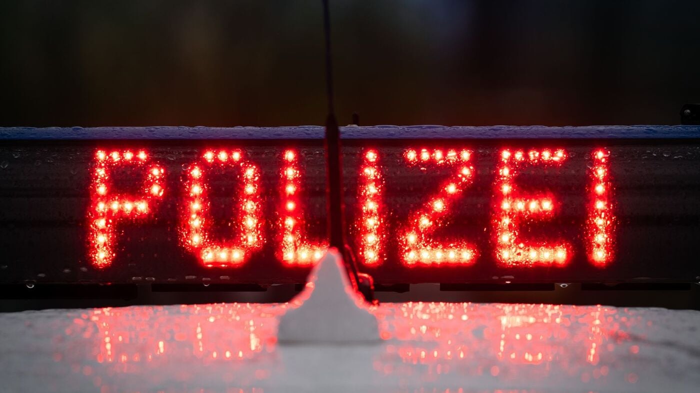Arbeitsunfall in Bernau bei Berlin: 56-Jähriger auf Baustelle von Container erschlagen
