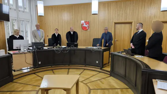 Prozess am Landgerichth Hannover: Ein Berufssoldat soll eine Kamaradin vergewaltigt haben. | NDR, Yannic Wittenberg Prozess am Landgerichth Hannover: Ein Berufssoldat soll eine Kamaradin vergewaltigt haben.