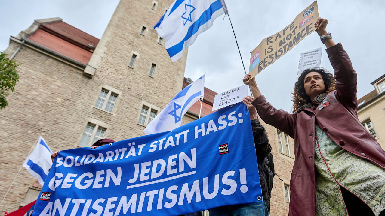 Brennpunkt Berlin-Neukölln: Sozialstadtrat streicht Israelhassern die Mittel | Politik