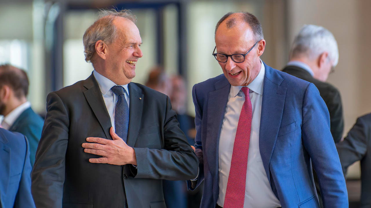 „Großer Fehler“: Jetzt spricht der Mann, der Merz sitzen ließ | Politik