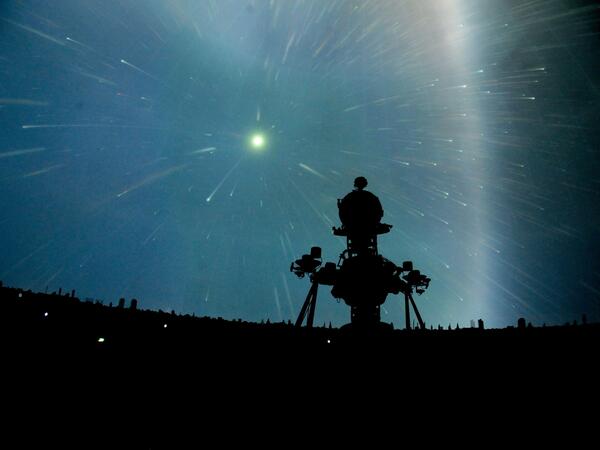 Das Planetarium am Insulaner. Projektion - schneller Flug durch das Sonnensystem. Die wissenschaftliche Leiterin ist Dr. Monika Staesche sie präsentiert Standbilder der Fulldome - Mediashow. Das Zeiss - Planetarium ist am Munsterdamm 90 / 12169 Berlin Steglitz Foto: Doris Spiekermann-Klaas