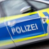 Ein Polizeiauto. (Symbolbild)