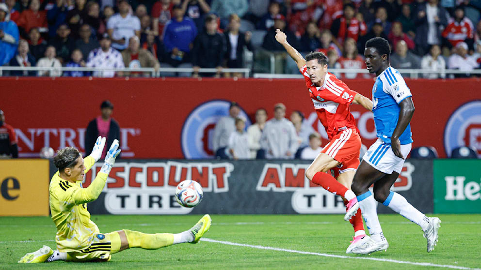 TOOOR! Lewandowski trifft für Chicago