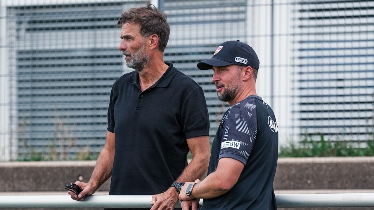 VfB Stuttgart: Er schaute sich das Training an: Jürgen Klopp überraschend beim VfB | Sport