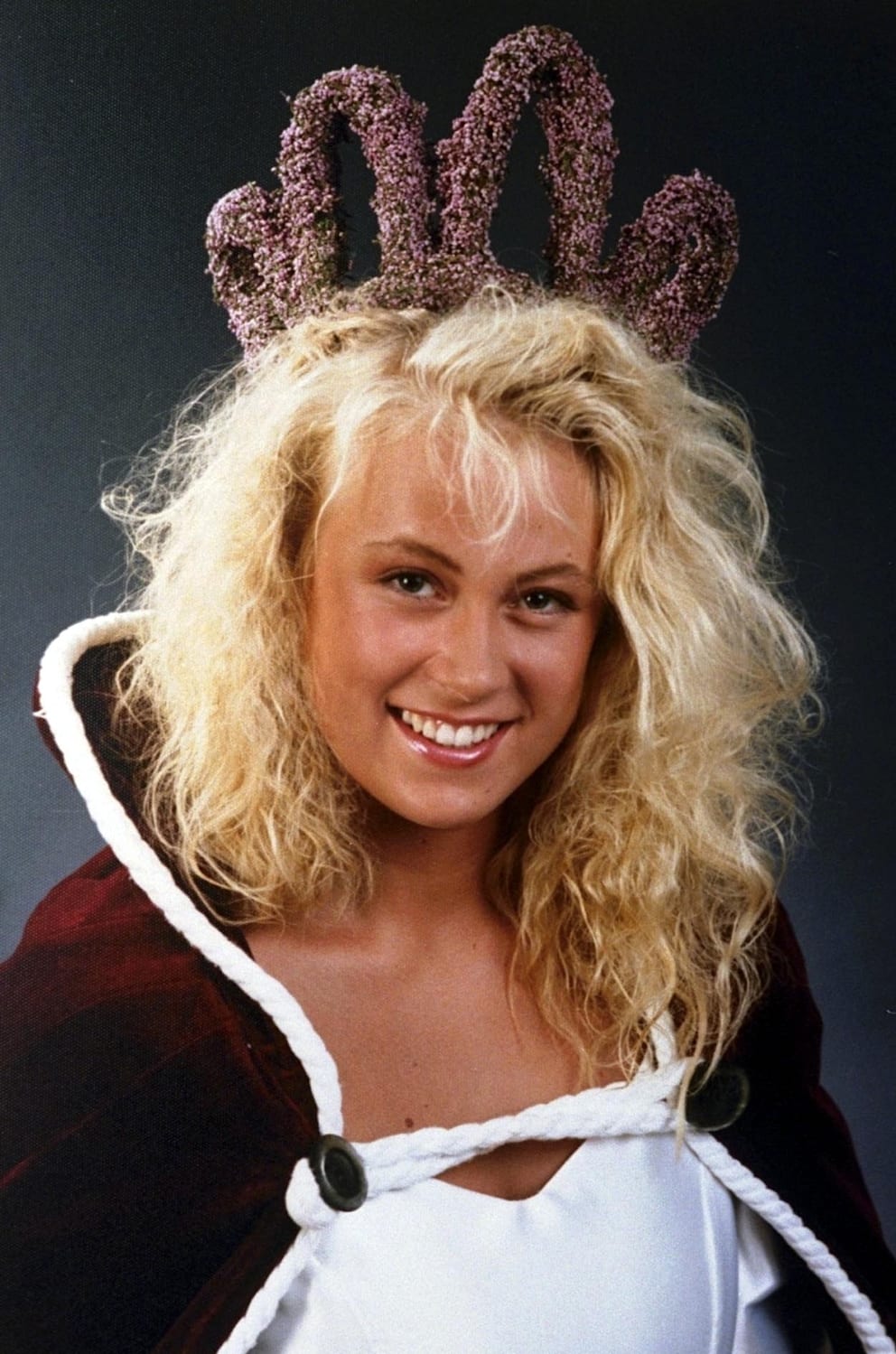 1990 begann Jennys Karriere. Sie wurde mit 18 Jahren zur Heidekönigin von Amelinghausen gewählt. Damals brachte sie noch einige Kilo mehr auf die Waage
