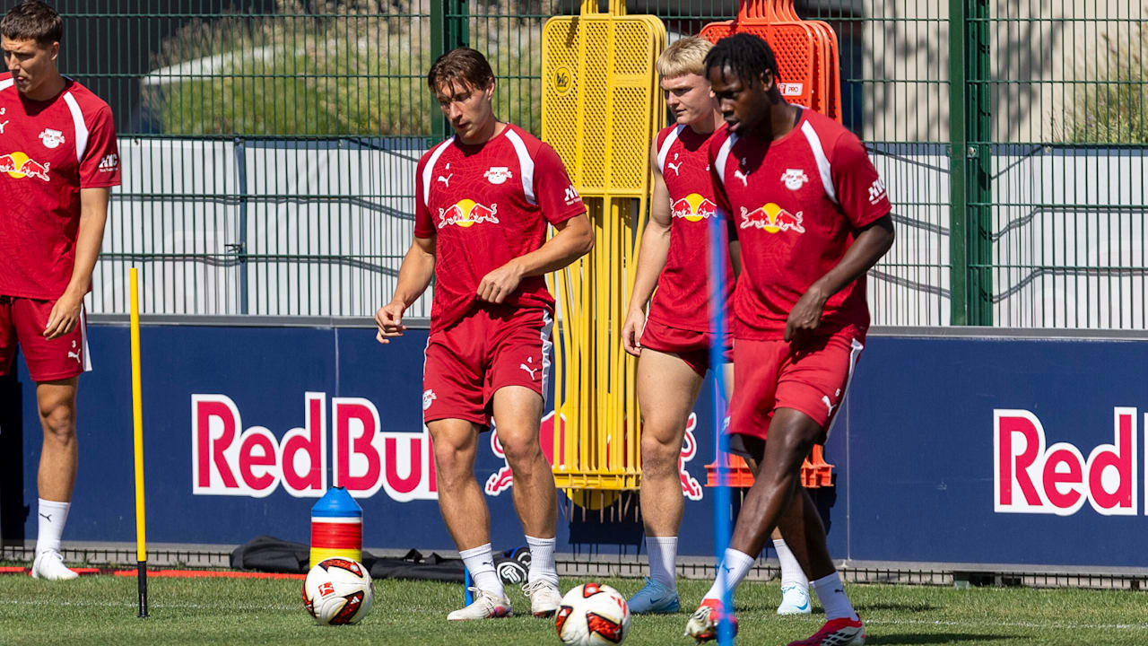 RB Leipzig: Lens lockt Bitshiabu! Manchester-United-Gerüchte um Raum | Sport