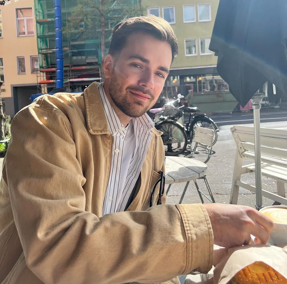 Bevor Max selbst zu den bekanntesten Food-Influencern Deutschlands wurde, schaute er nach eigenen Angaben vor allem Kochvideos anderer Creator