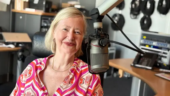 Gabriele Libbach im Studio | Mathias Heller/NDR.de Gabriele Libbach im Studio
